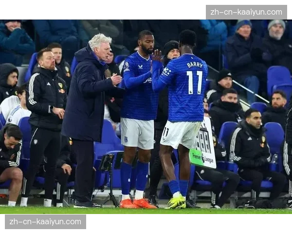 贝托十三次对抗全场最高,埃弗顿前锋持续制造防守压力 贝托十三次对抗全场最高,埃弗顿前锋持续制造防守压力